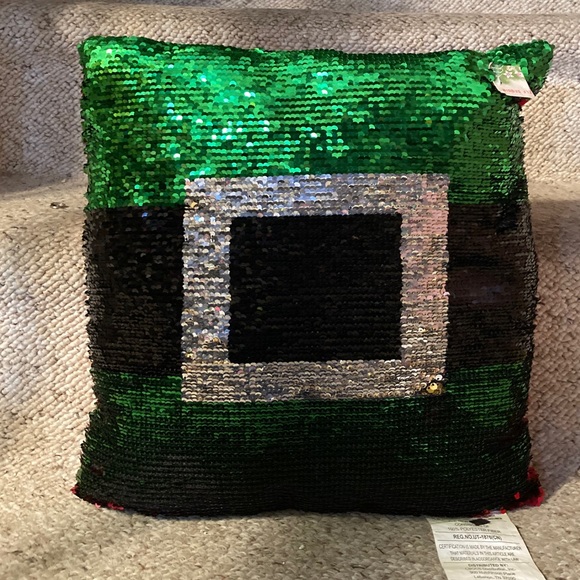 Red/Black/Green Reversible Sequins Pillow - Picture 5 of 9